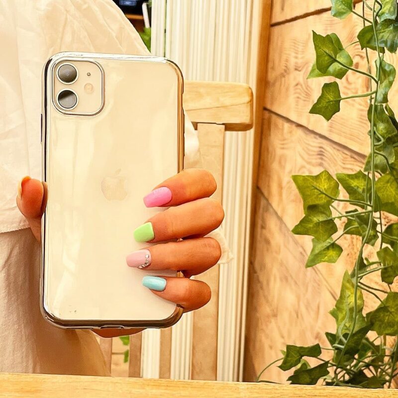 coque telephone apple iphone contour colore